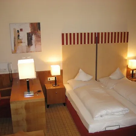 Ringhotel Bundschu Отель Бад-Мергентхайм