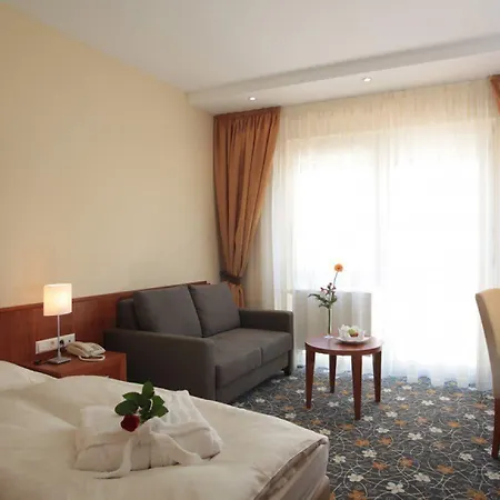 Отель Ringhotel Bundschu Бад-Мергентхайм